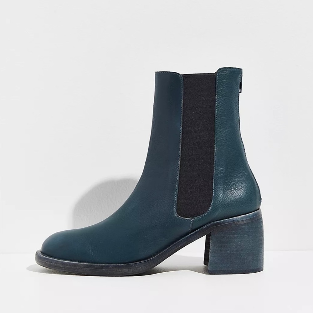 Free People Essential Chelsea Boot